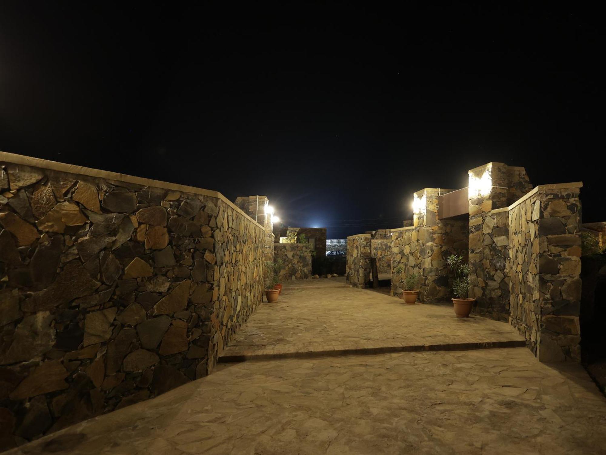 Meladin Sariska Villa Tehla ภายนอก รูปภาพ