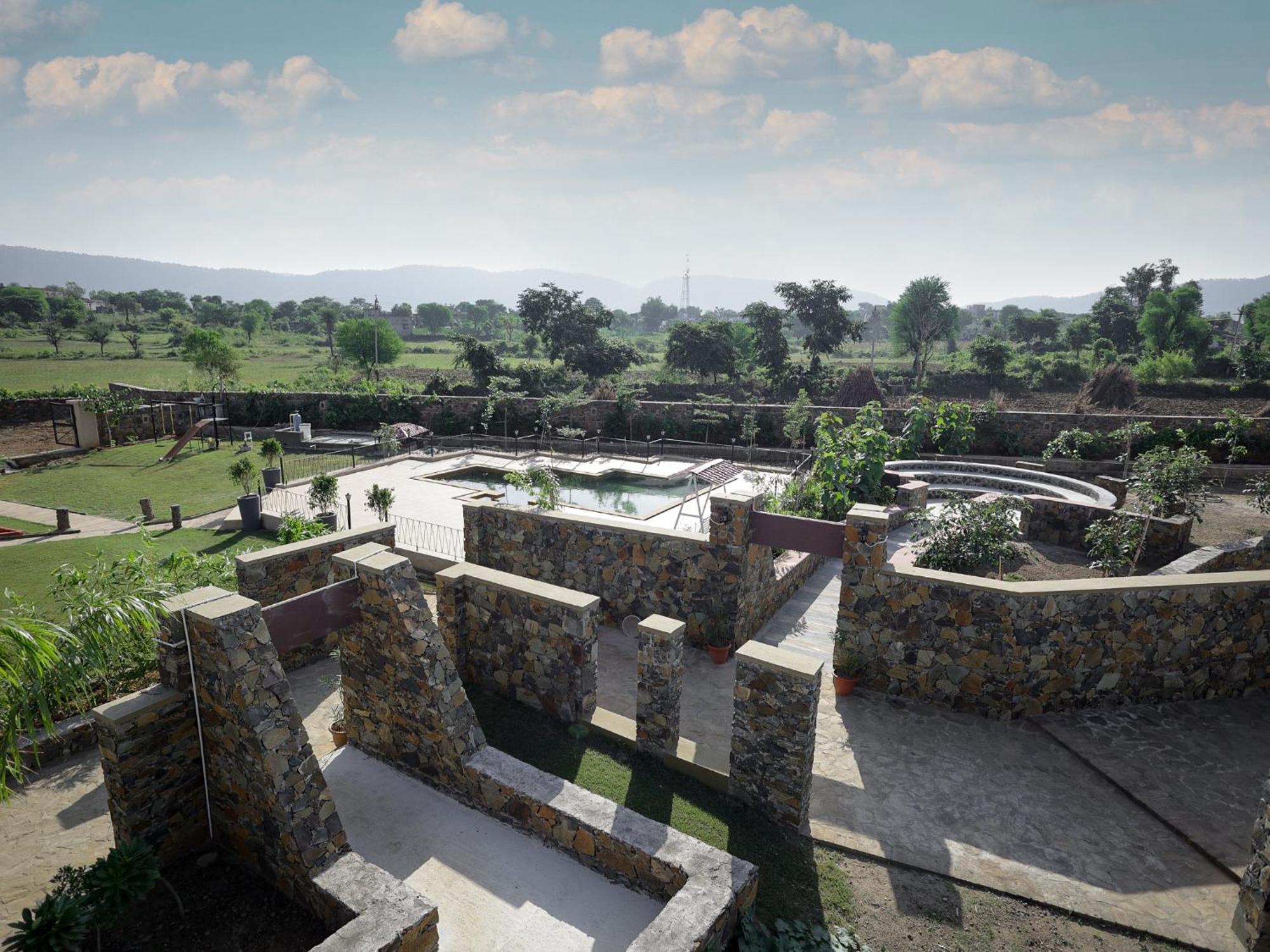Meladin Sariska Villa Tehla ภายนอก รูปภาพ
